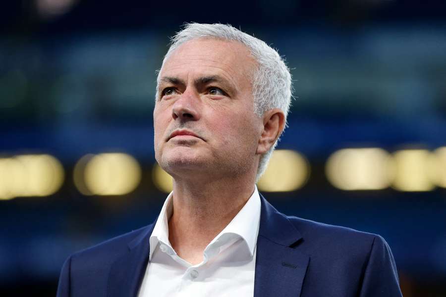 Jose Mourinho's Benfica fell to defeat at the Portuguese manager's return to his former stomping grounds.