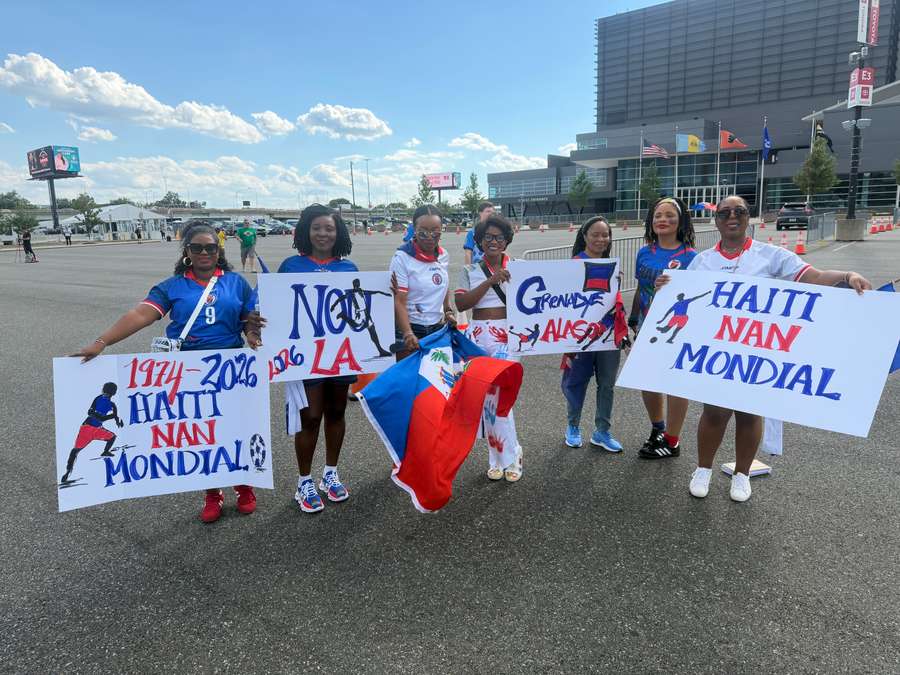 Haitianos e o orgulho de poderem disputar uma Copa do Mundo Haitianos e o orgulho de poderem disputar uma Copa do Mundo