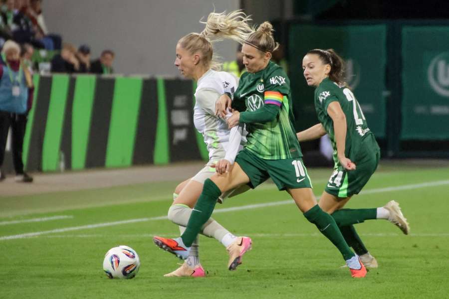 Die Damen vom VfL Wolfsburg holen einen Kantersieg.