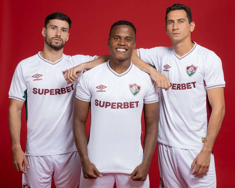 O novo manto reserva tricolor O novo manto reserva tricolor