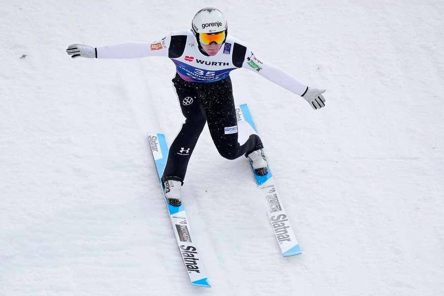 Domen Prevc pokonuje Lindvika i zostaje mistrzem świata! Wąsek poza TOP 10