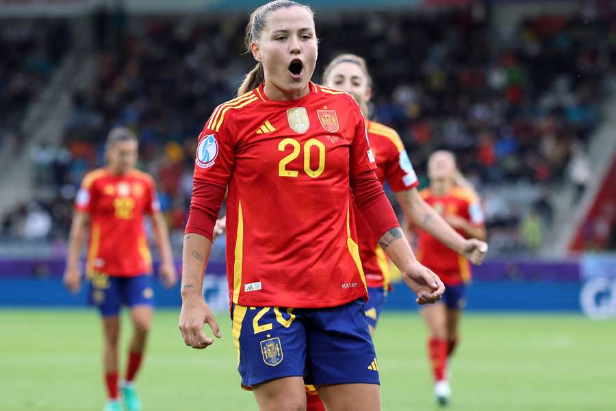 Claudia Pina celebra su gol ante Bélgica