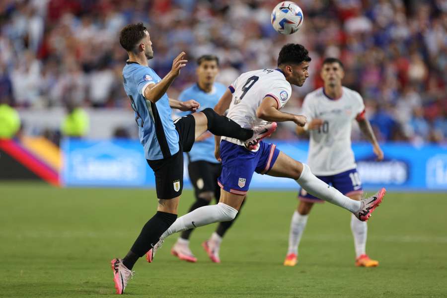 Estados Unidos e Uruguai fizeram um jogo duro em Kansas City