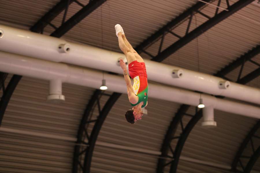 Ginástica: João Caeiro e Gonçalo Costa nas meias-finais de trampolim individual de sub-21