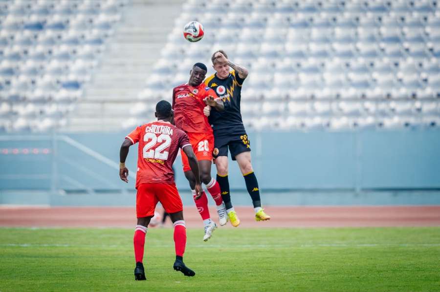 Kaizer Chiefs lost the first leg at Red Arrows 1-0 Kaizer Chiefs lost the first leg at Red Arrows 1-0