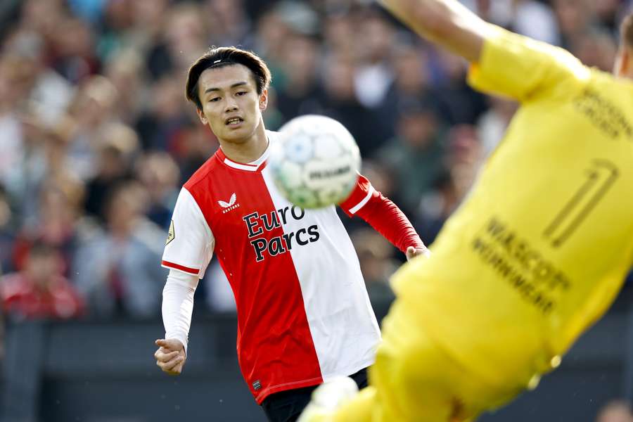 Ayase Ueda viel geblesseerd uit bij Japan