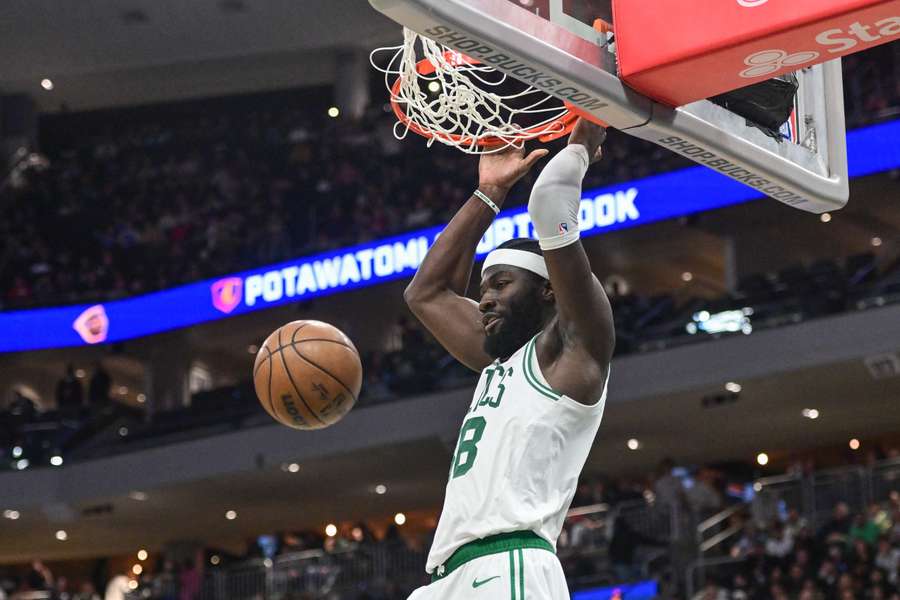 Neemias Queta esteve em excelente plano frente aos Bucks