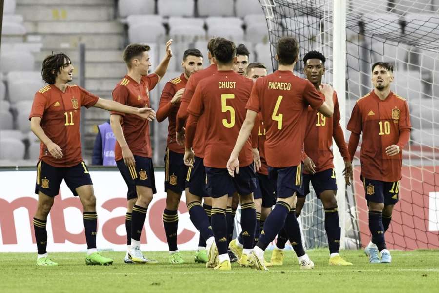 Spain celebrate their opener against Switzerland