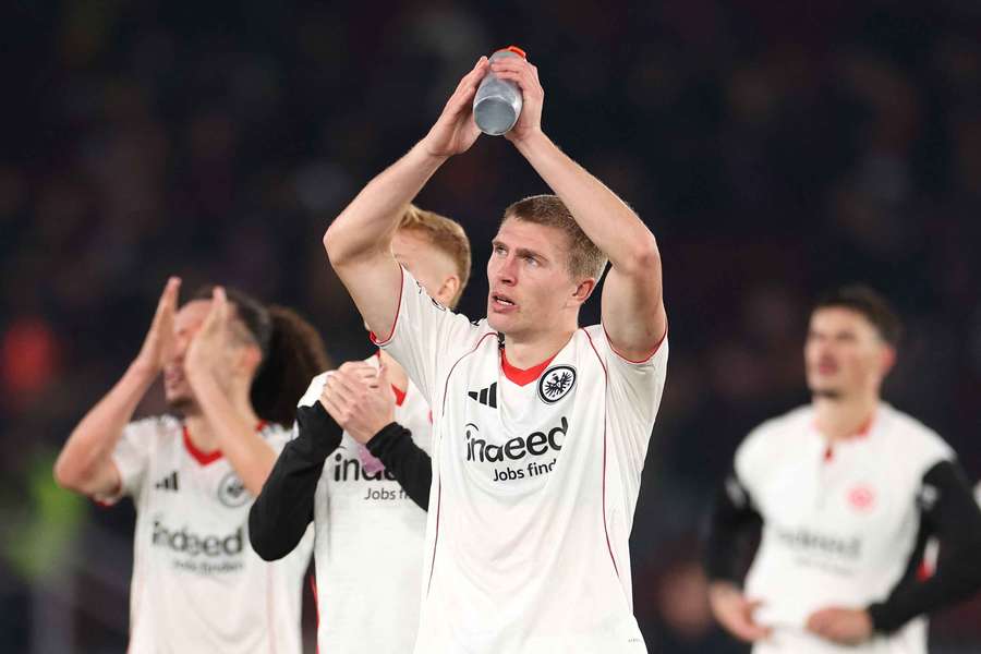 Eintracht Frankfurt hat sich beim FC Barcelona trotz Niederlage teuer verkauft. Eintracht Frankfurt hat sich beim FC Barcelona trotz Niederlage teuer verkauft.