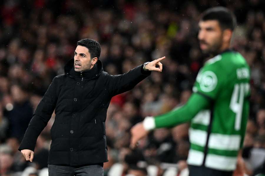 Arsenal's Spanish manager Mikel Arteta shouts instructions to the players from the touchline