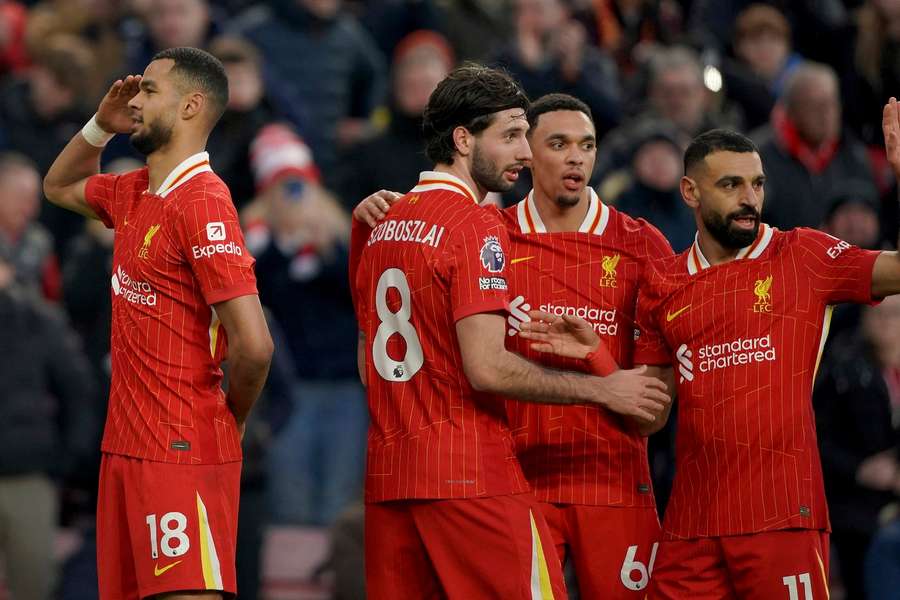 Liverpool deklasuje Ipswich i inkasuje kolejne ważne punkty. Zabójcza pierwsza połowa w wykonaniu "The Reds"