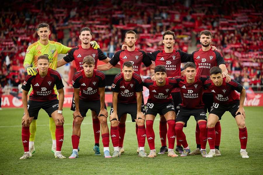 Mirandes hold advantage