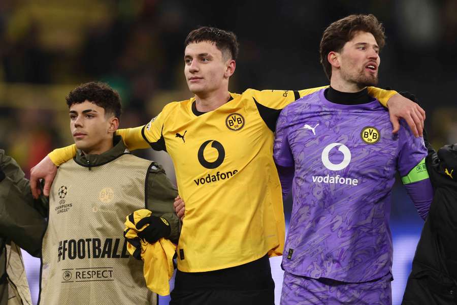 Samuele Inacio e Luca Reggiani insieme a Gregor Kobel