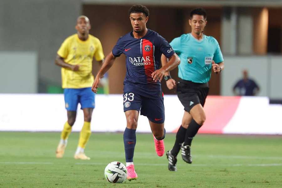 Warren Zaïre-Emery face à Al-Nassr lors de la tournée au Japon. 