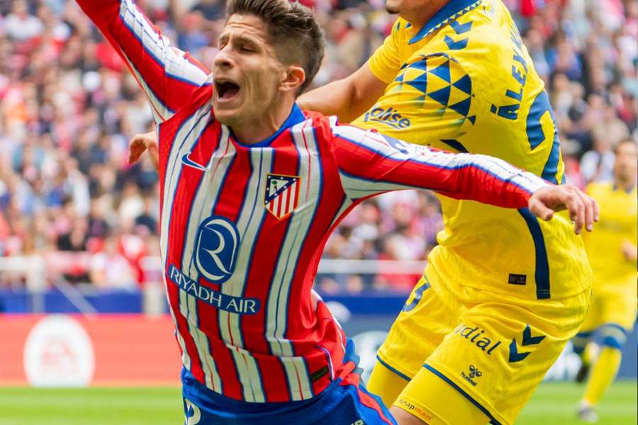 Atletico Madrid striker Simeone hoping to face Alaves - though won't count on favours from Dad