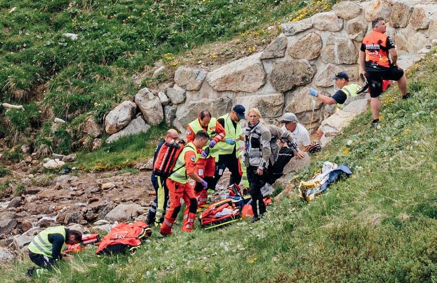 I soccorsi dopo la caduta di Gino Mader I soccorsi dopo la caduta di Gino Mader