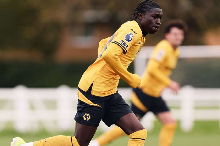 Atacantul lui Wolverhampton Wanderers, Mateus Mane, a fost convocat la naționalele Under-18 ale Portugaliei și Angliei în decurs de o zi