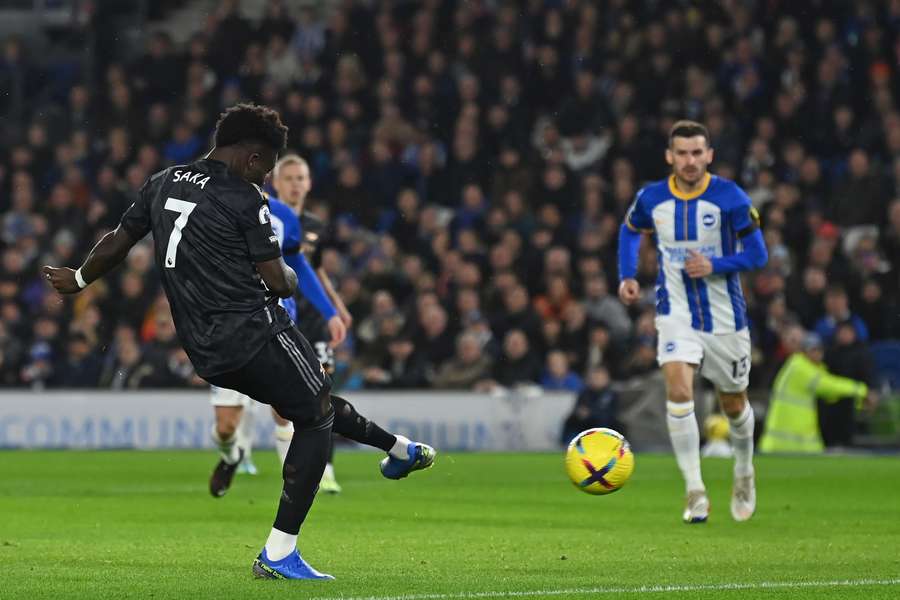 Os Gunners abriram vantagem de sete pontos no topo da tabela