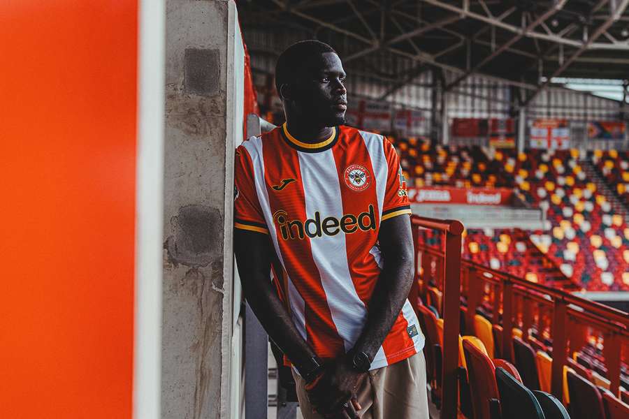 Brentford confirm the signing of West Ham star Diouf who aims to "win the league" Brentford confirm the signing of West Ham star Diouf who aims to "win the league"