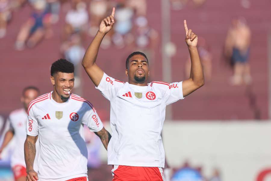 Gustavo Prado fez o golo da vitória do Internacional Gustavo Prado fez o golo da vitória do Internacional