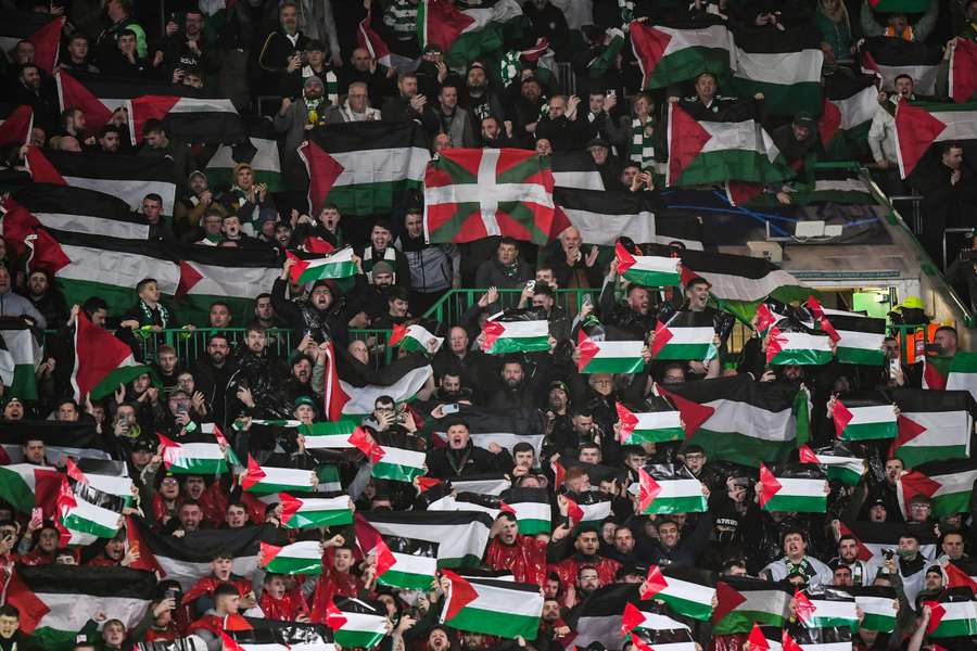 Los ultras se solidarizaron con Palestina en el partido de Liga de Campeones en Celtic Park