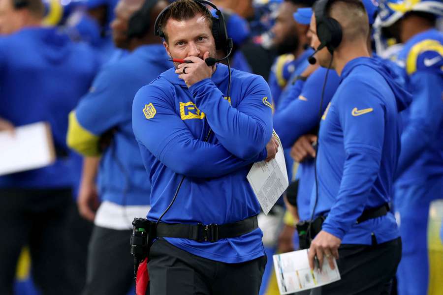 Rams head coach Sean McVay looking at the scoreboard while on the sidelines (2025)