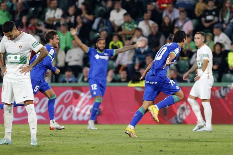 Elche desperdiçou penalidade no fim do jogo