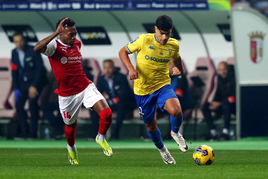 Mateus Fernandes, en acción con el Estoril durante su cesión la temporada pasada