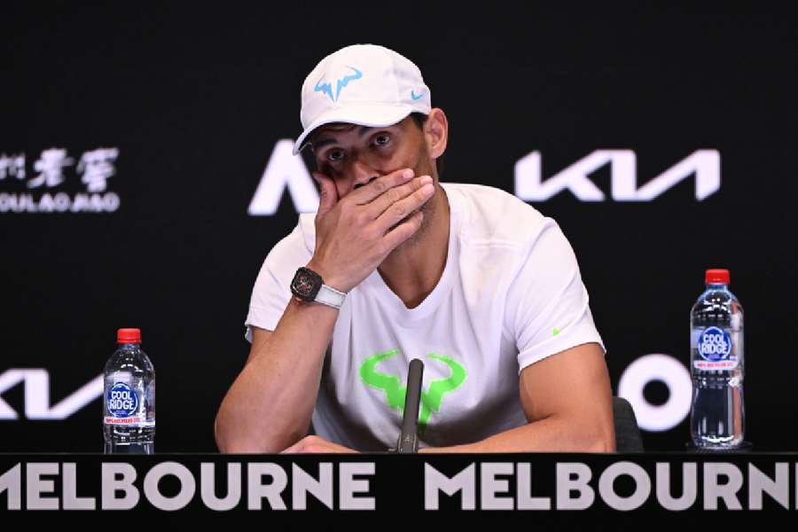 Rafa Nadal se muestra abatido en Melbourne