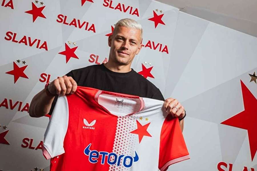 Tomáš Holeš prodloužil smlouvu se Slavií.