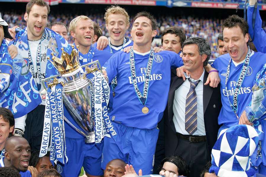 José Mourinho tog i 2004 Premier League med total storm som nyslået Chelsea-manager. Med en jerndefensiv blev han engelsk mester.