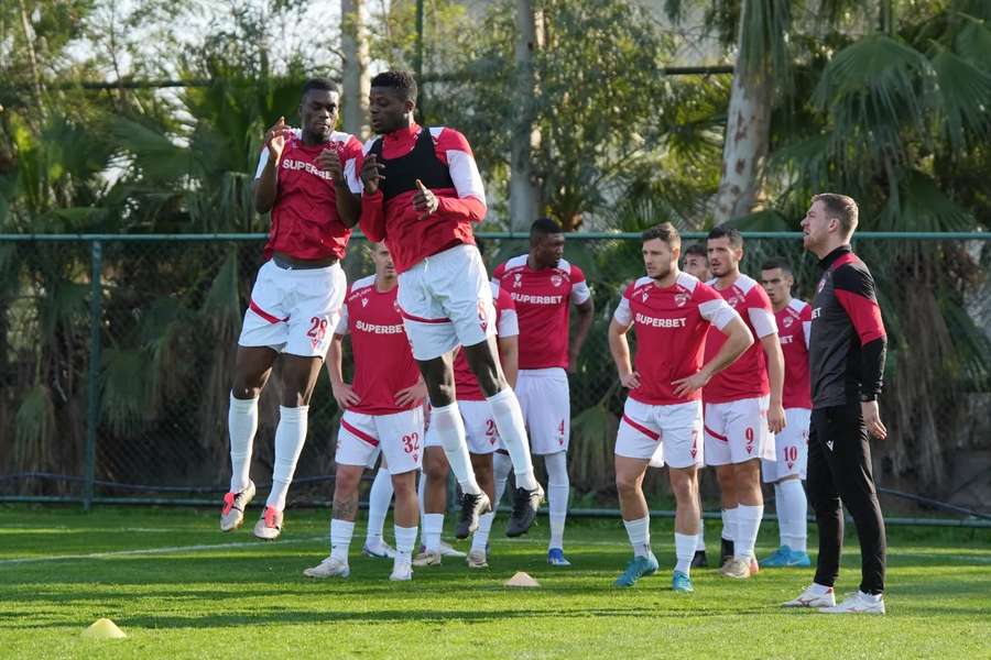 Dinamo a remizat cu Novi Pazar, locul 10 din Serbia, scor 1-1, într-o partidă amicală