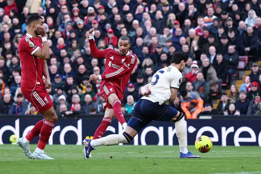 Ekitiké marcou pelo Liverpool