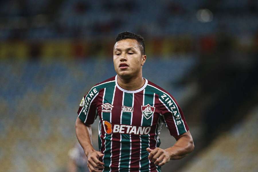 Cruzeiro anuncia a contratação do lateral Marlon, ex-Fluminense