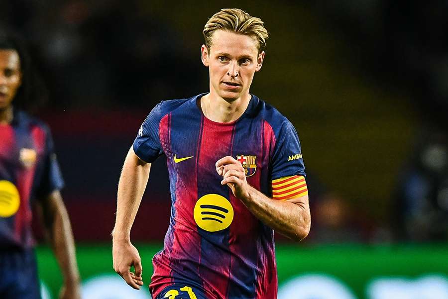 Frenkie de Jong spojil i svoji další budoucnost s Barcelonou. Frenkie de Jong spojil i svoji další budoucnost s Barcelonou.