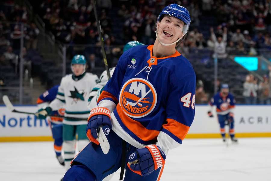 Islanders' Matthew Schaefer Islanders' Matthew Schaefer