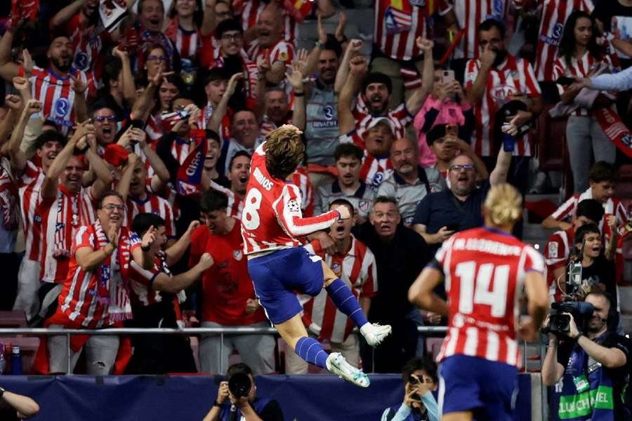 Barrios, celebrando