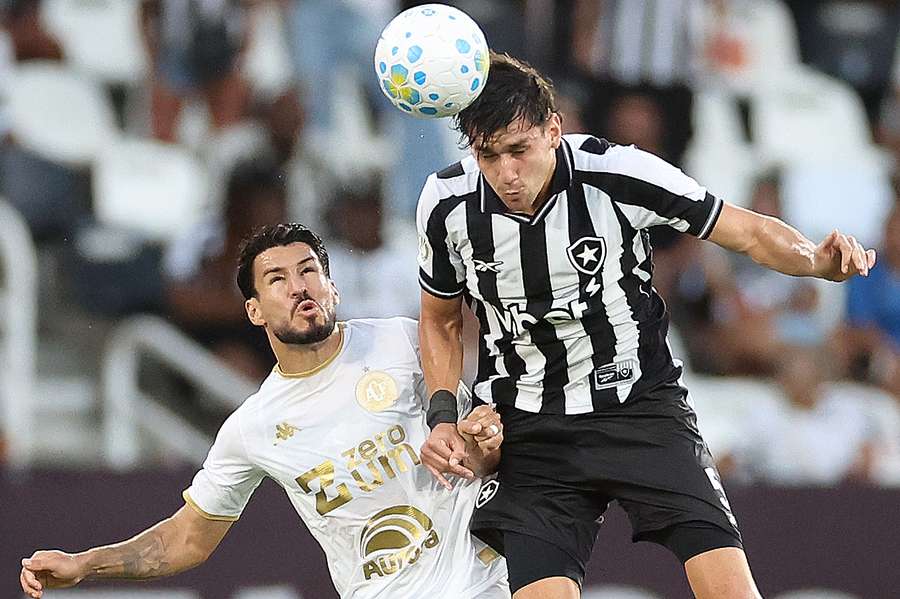 O Botafogo foi melhor que a Chapecoense e mereceu a vitória