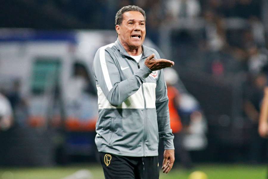 Luxemburgo aponta o foco para a Taça e para o Brasileirão