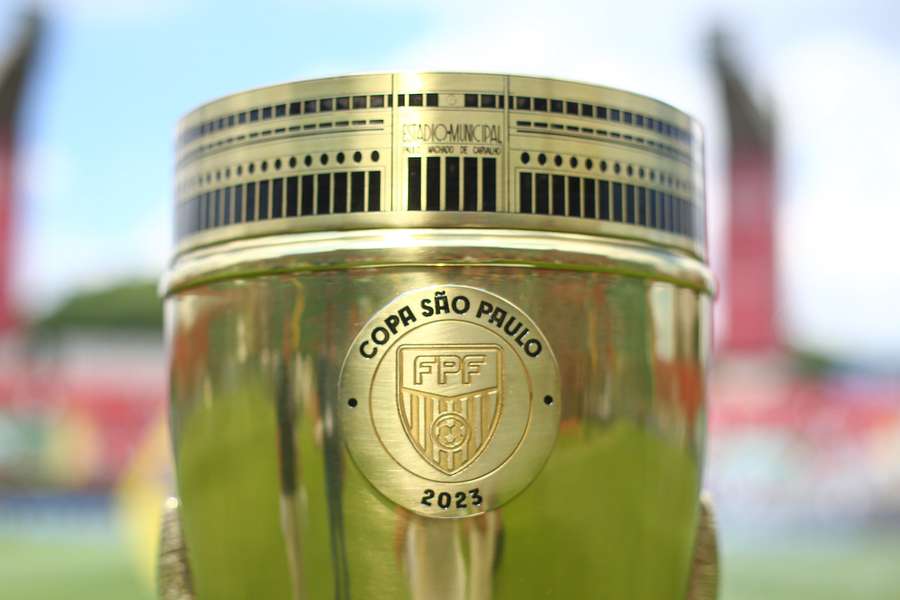 A desejada taça da Taça São Paulo de Futebol Júnior