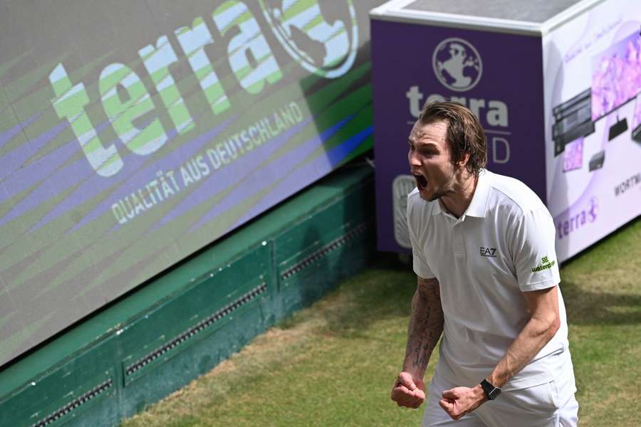 Alexander Bublik conquistou o primeiro título da carreira em terra batida