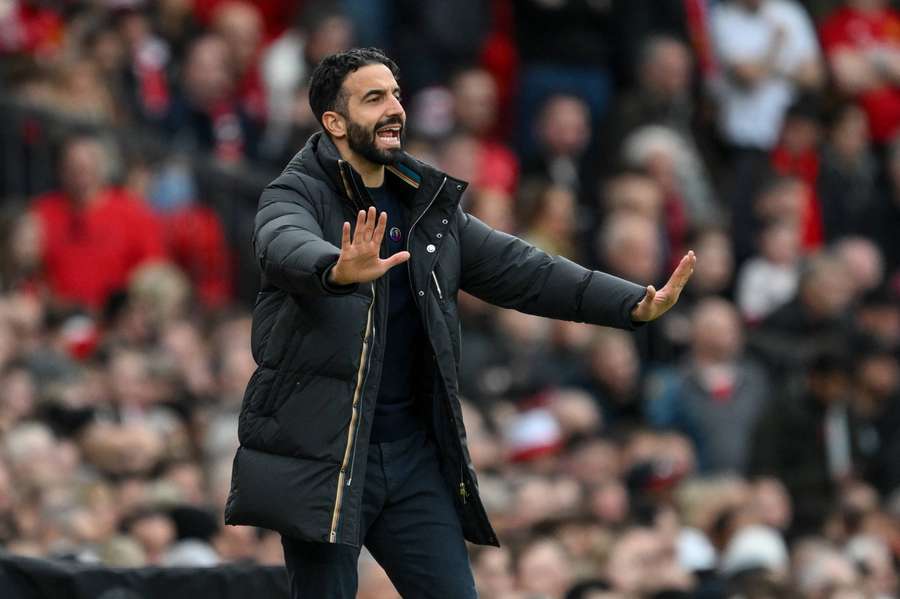 Amorim is uncomfortable with the United fans singing about him