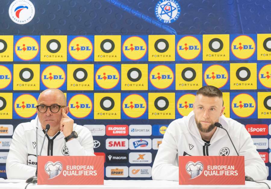 Novinárom okrem Škriniara odpovedal aj tréner Calzona.