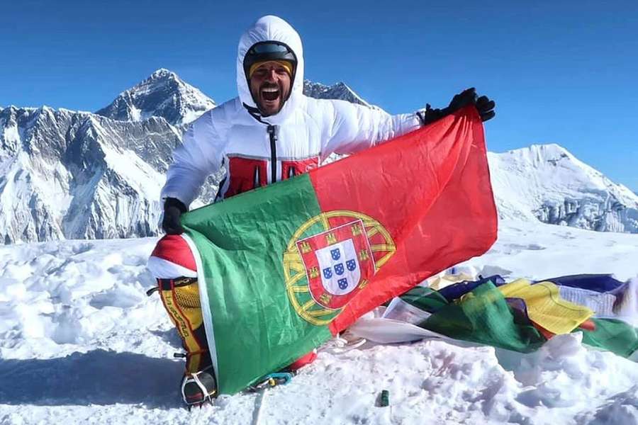 Pedro Queirós já subiu ao Evereste