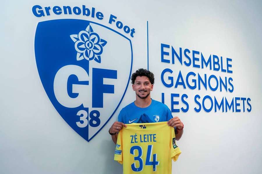 Zé Leite oficializado no Grenoble Zé Leite oficializado no Grenoble
