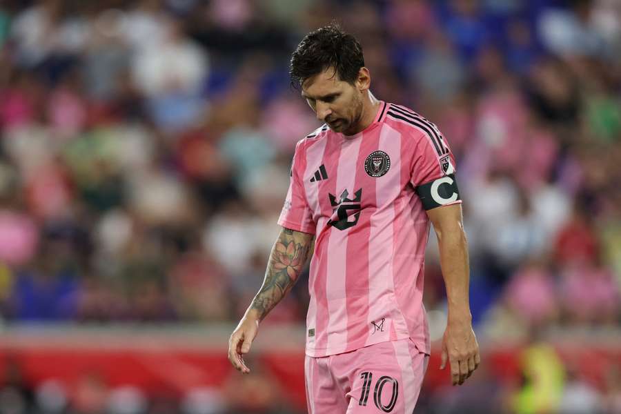 Messi sa v exhibičnom dueli neukázal.