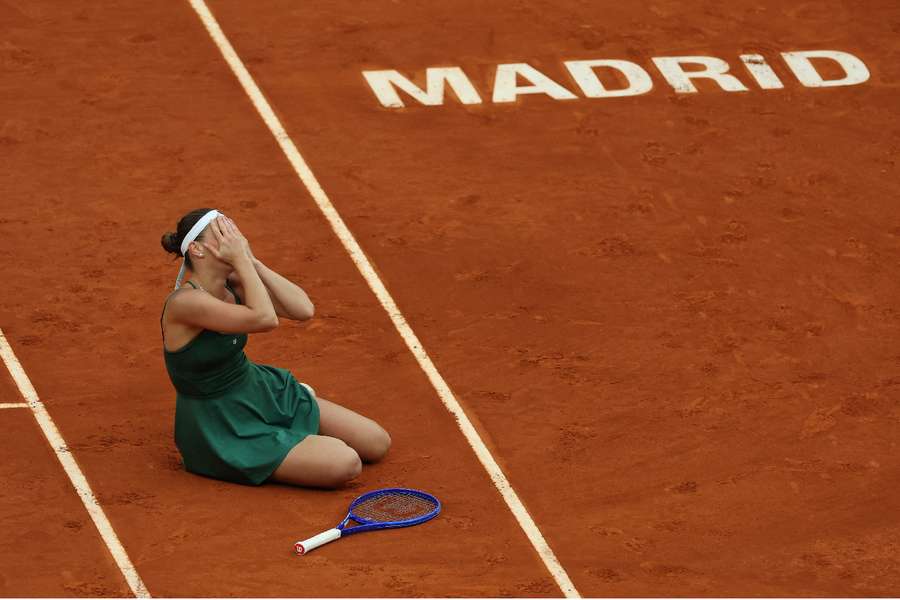 Marta Kostyuk breaks down after clinching title
