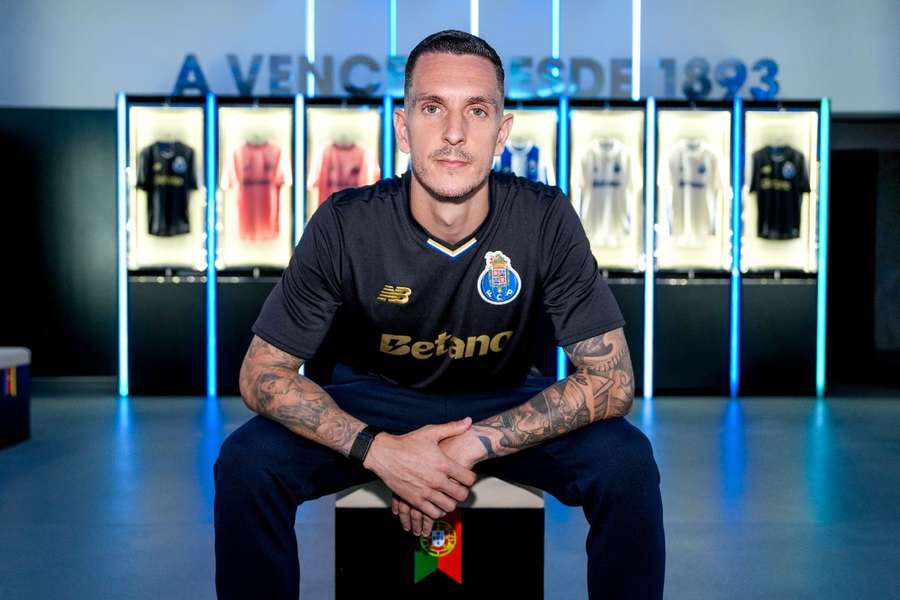 João Costa com a camisola do FC Porto