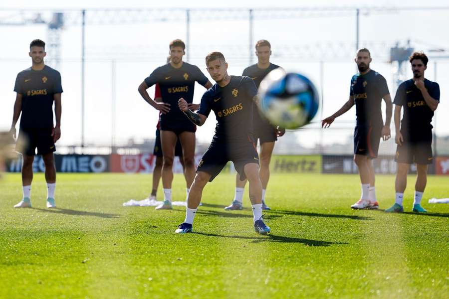 Portugal recebe Islândia na última jornada da fase de grupos