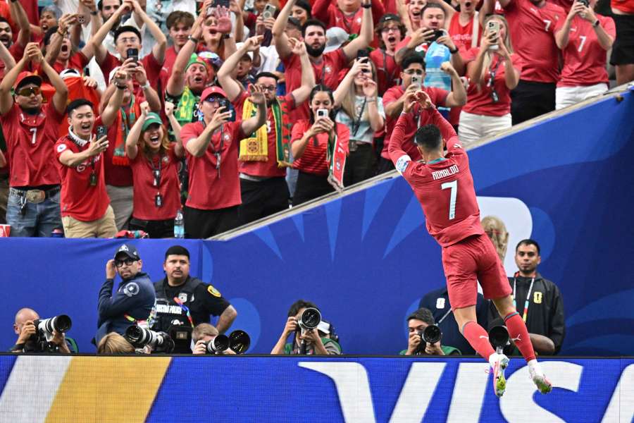 Cristiano Ronaldo a répondu aux critiques ce mardi face à l'Ouzbékistan. Cristiano Ronaldo a répondu aux critiques ce mardi face à l'Ouzbékistan.